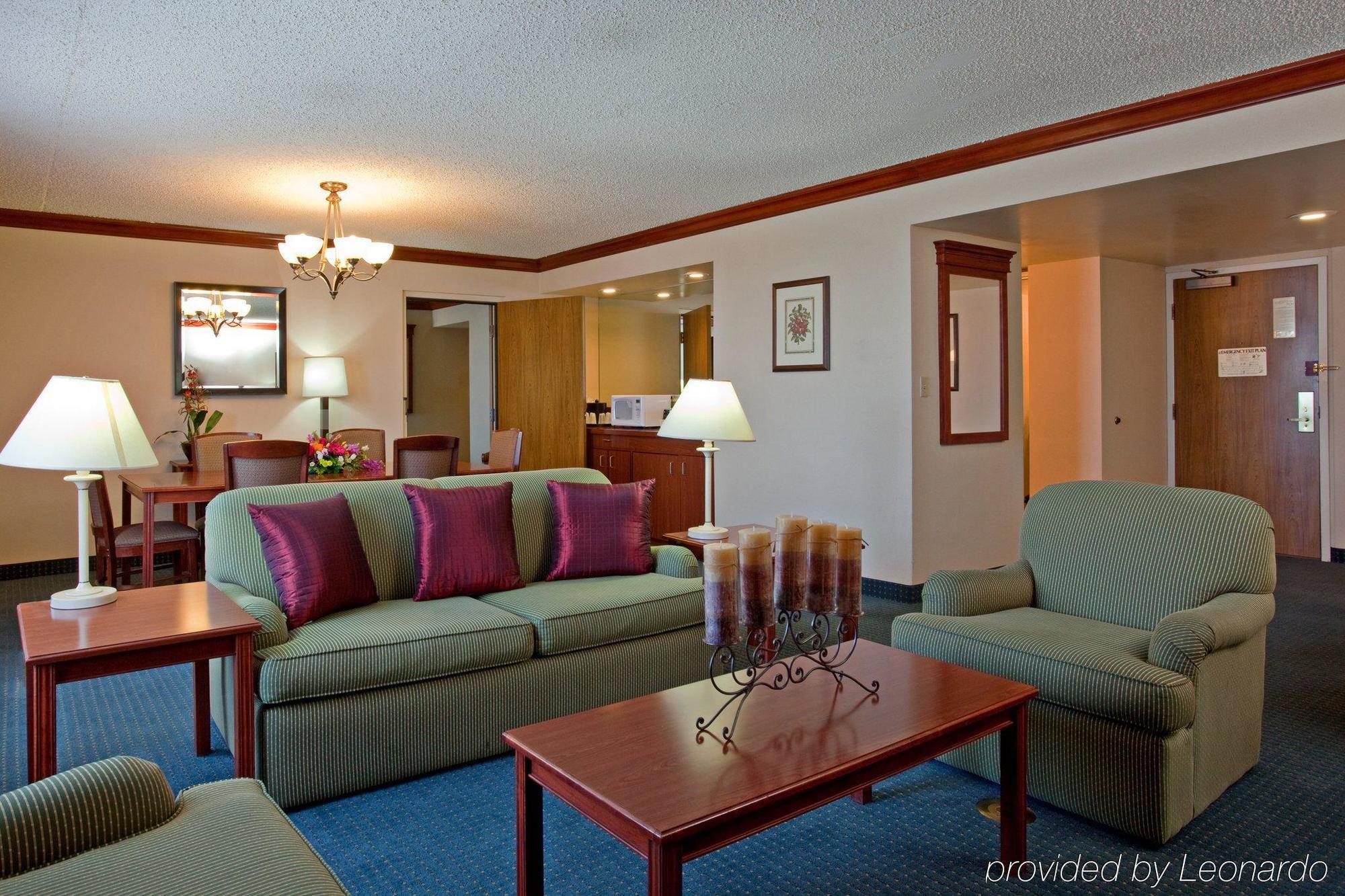 Holiday Inn La Mirada Buena Park, An Ihg Hotel Інтер'єр фото