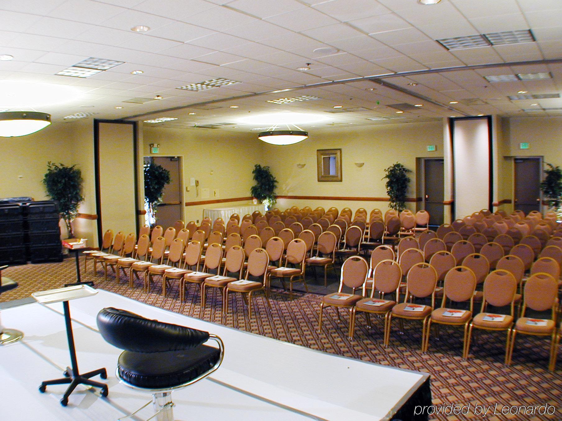 Holiday Inn La Mirada Buena Park By Ihg Зручності фото